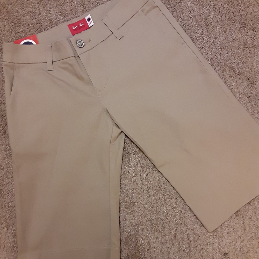 Nwt!!! Khaki capris